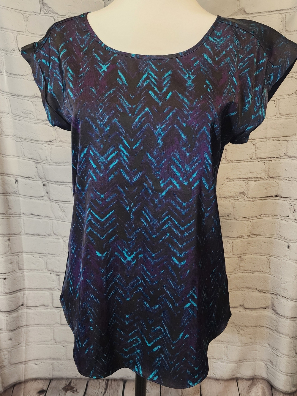 Express Women's Navy Teal & Purple Chevron Short-Sleeve Blouse